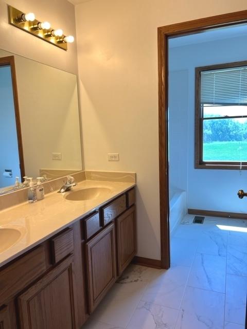 5415 Fox Path Ln, Hoffman Estates, IL 60192 photo 14