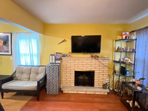 358 S Commonwealth Ave, Elgin, IL 60123 photo 3
