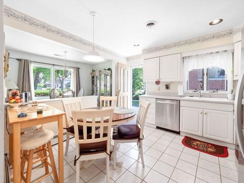 918 S Westgate Rd, Des Plaines, IL 60016 photo 9