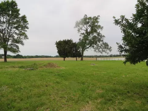 14521 E State Rte 17, Grant Park, IL 60940