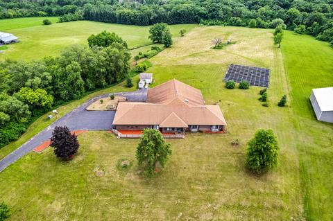 7979 Elevator Rd, Roscoe, IL 61073 photo 1