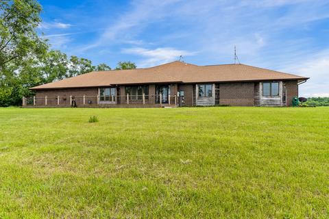 7979 Elevator Rd, Roscoe, IL 61073 photo 2