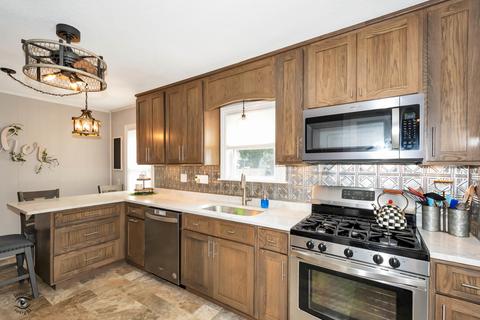 1384 NW Circle Dr, Kankakee, IL 60901 photo 3