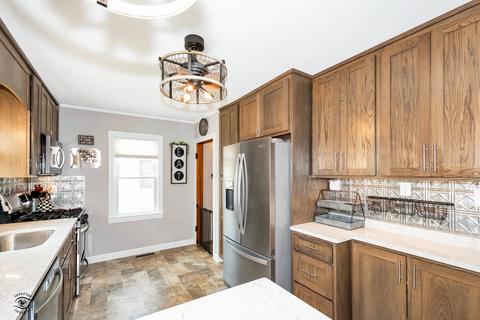 1384 NW Circle Dr, Kankakee, IL 60901 photo 2