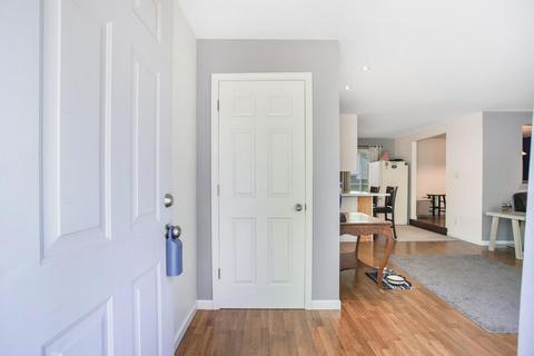 2007 Greendale Dr, Champaign, IL 61821 photo 3