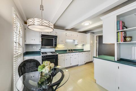 710 Gregg Rd, Northbrook, IL 60062 photo 8