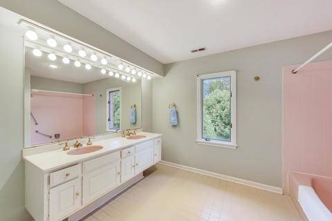 710 Gregg Rd, Northbrook, IL 60062 photo 17