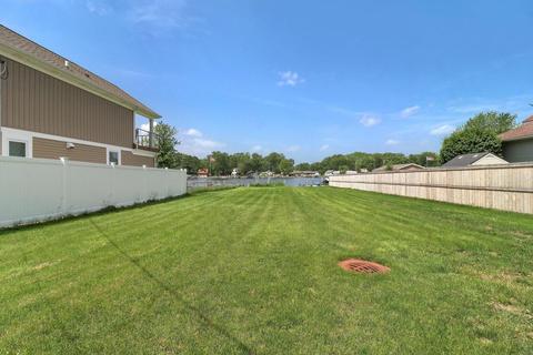 218 N Emerald Dr, Mchenry, IL 60051 photo 5