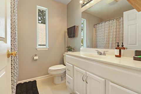 218 N Emerald Dr, Mchenry, IL 60051 photo 21