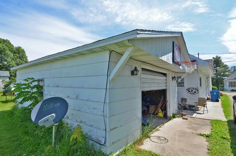 1412 Pulaski St, Peru, IL 61354 photo 2