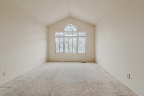 5567 Elizabeth Pl, Rolling Meadows, IL 60008 photo 16