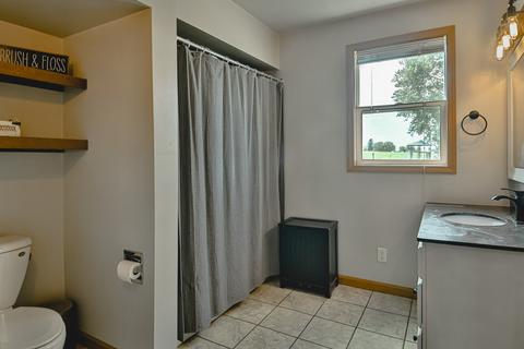5928 E Johnson Rd, Freeport, IL 61032 photo 16