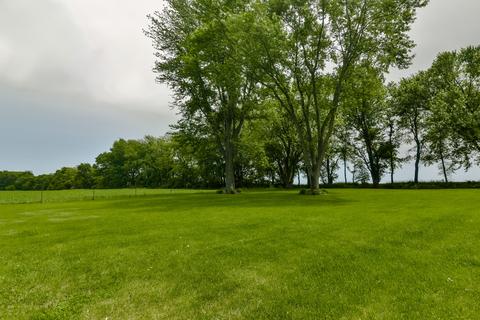 5928 E Johnson Rd, Freeport, IL 61032 photo 5