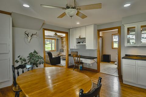 5928 E Johnson Rd, Freeport, IL 61032 photo 14
