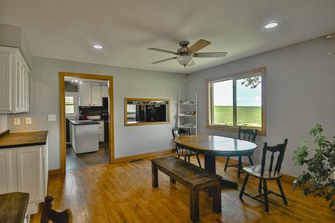 5928 E Johnson Rd, Freeport, IL 61032 photo 13