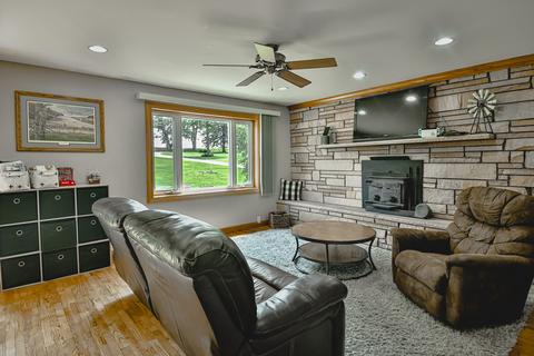 5928 E Johnson Rd, Freeport, IL 61032 photo 18