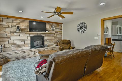 5928 E Johnson Rd, Freeport, IL 61032 photo 17