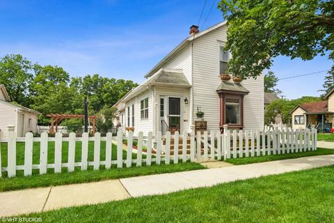 13 Madison St, Algonquin, IL 60102 photo 1