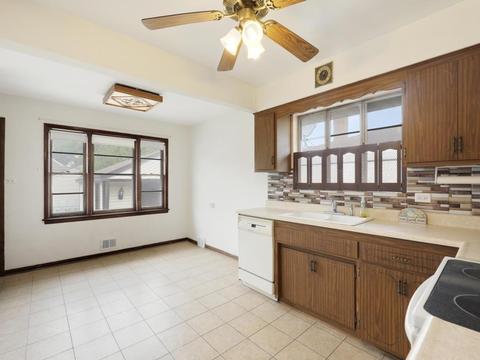 2245 Erika Dr, Broadview, IL 60155 photo 12