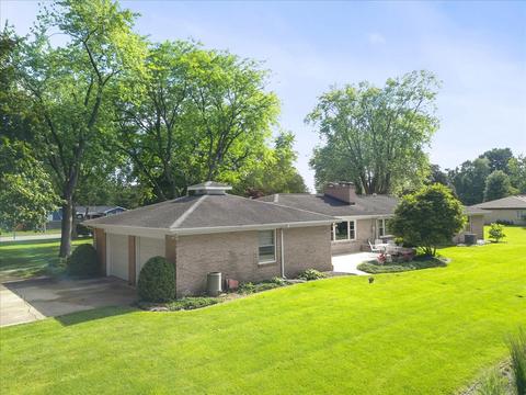 2804 E Oakland Ave, Bloomington, IL 61704 photo 4
