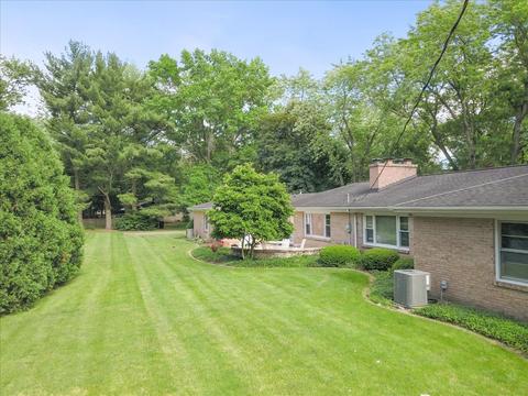 2804 E Oakland Ave, Bloomington, IL 61704 photo 12