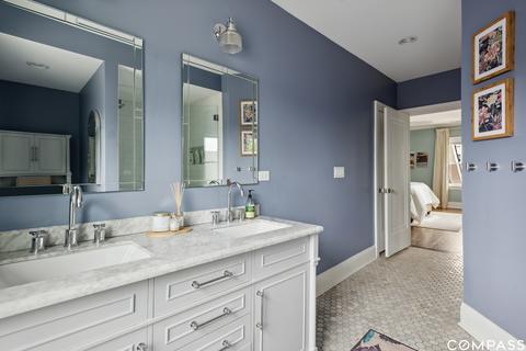 532 S Washington St, Wheaton, IL 60187 photo 16