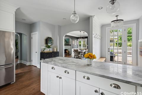 532 S Washington St, Wheaton, IL 60187 photo 9