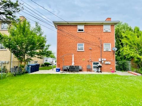 57 Dover Dr, Des Plaines, IL 60016 photo 2