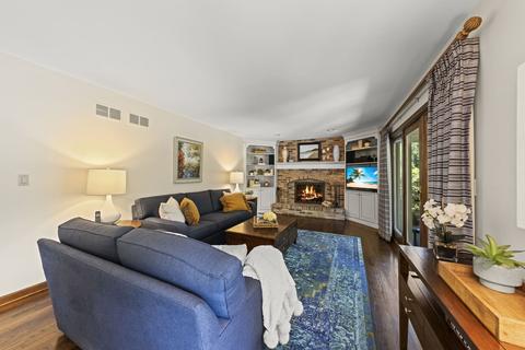 2037 Burnham Pl, Wheaton, IL 60189 photo 10