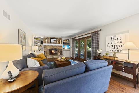 2037 Burnham Pl, Wheaton, IL 60189 photo 9