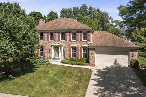 2037 Burnham Pl, Wheaton, IL 60189 photo 1