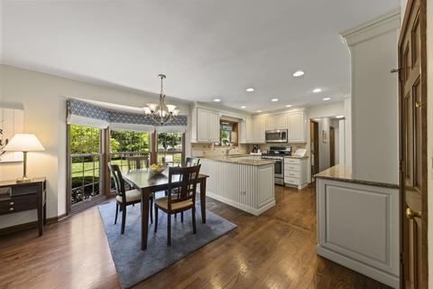 2037 Burnham Pl, Wheaton, IL 60189 photo 12