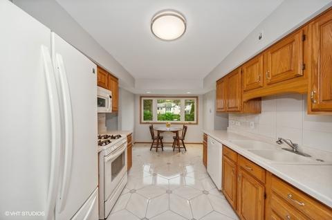 931 Blaze Trl, Wheeling, IL 60090 photo 9