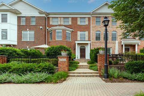 109 Spring Ave, Naperville, IL 60540 photo 1