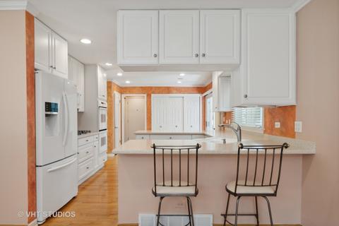 660 Wicklow Rd, Deerfield, IL 60015 photo 9
