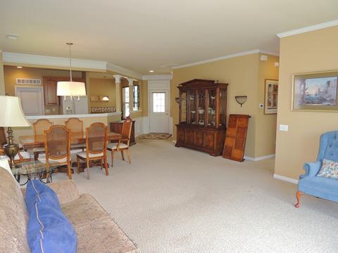 2896 Edgewater Dr, Elgin, IL 60124 photo 7