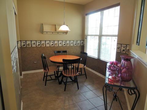 2896 Edgewater Dr, Elgin, IL 60124 photo 11