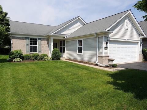 2896 Edgewater Dr, Elgin, IL 60124 photo 2