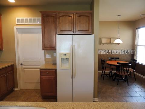 2896 Edgewater Dr, Elgin, IL 60124 photo 10