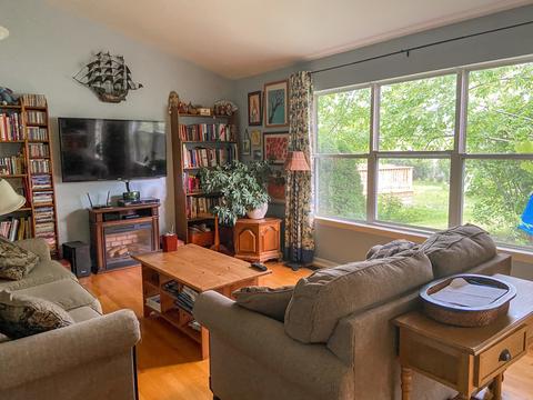 233 Dickens Trl, Elgin, IL 60120 photo 2