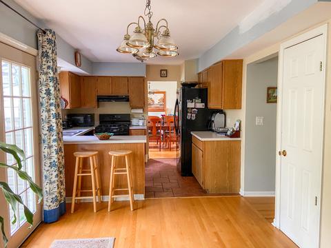 233 Dickens Trl, Elgin, IL 60120 photo 4