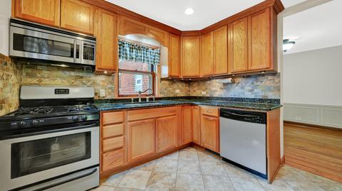 4137 W 58th Pl, Chicago, IL 60629 photo 10