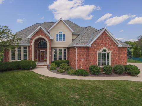 1 Pebblebrook Ct, Bloomington, IL 61705 photo 1