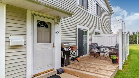 1474 Cornell Ter, Hoffman Estates, IL 60169 photo 3