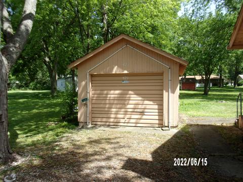 421 E Seminary Ave, Onarga, IL 60955 photo 5