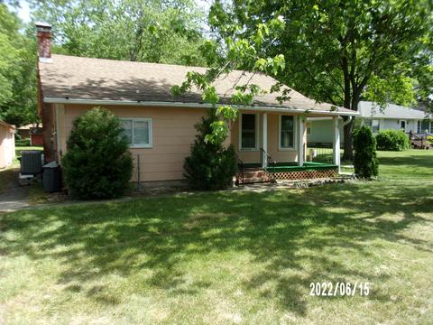 421 E Seminary Ave, Onarga, IL 60955 photo 1