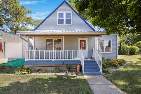 206 E Benham St, Tolono, IL 61880 photo 2