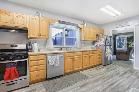 206 E Benham St, Tolono, IL 61880 photo 9