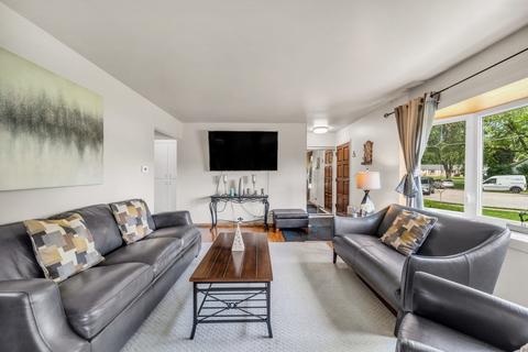 12 E Berkley Ln, Hoffman Estates, IL 60169 photo 7