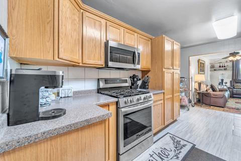 12 E Berkley Ln, Hoffman Estates, IL 60169 photo 10